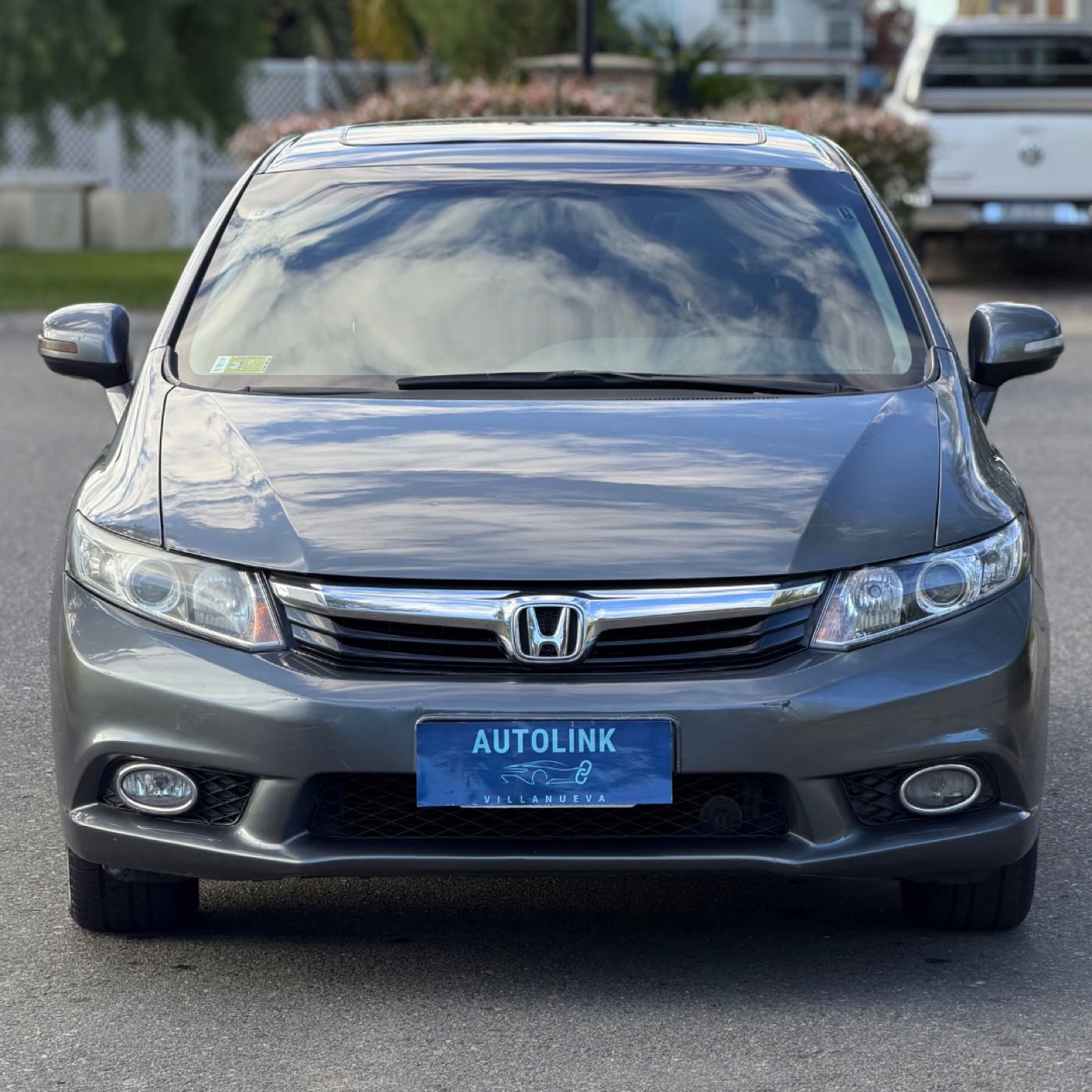 Honda Civic Gris, vista frontal