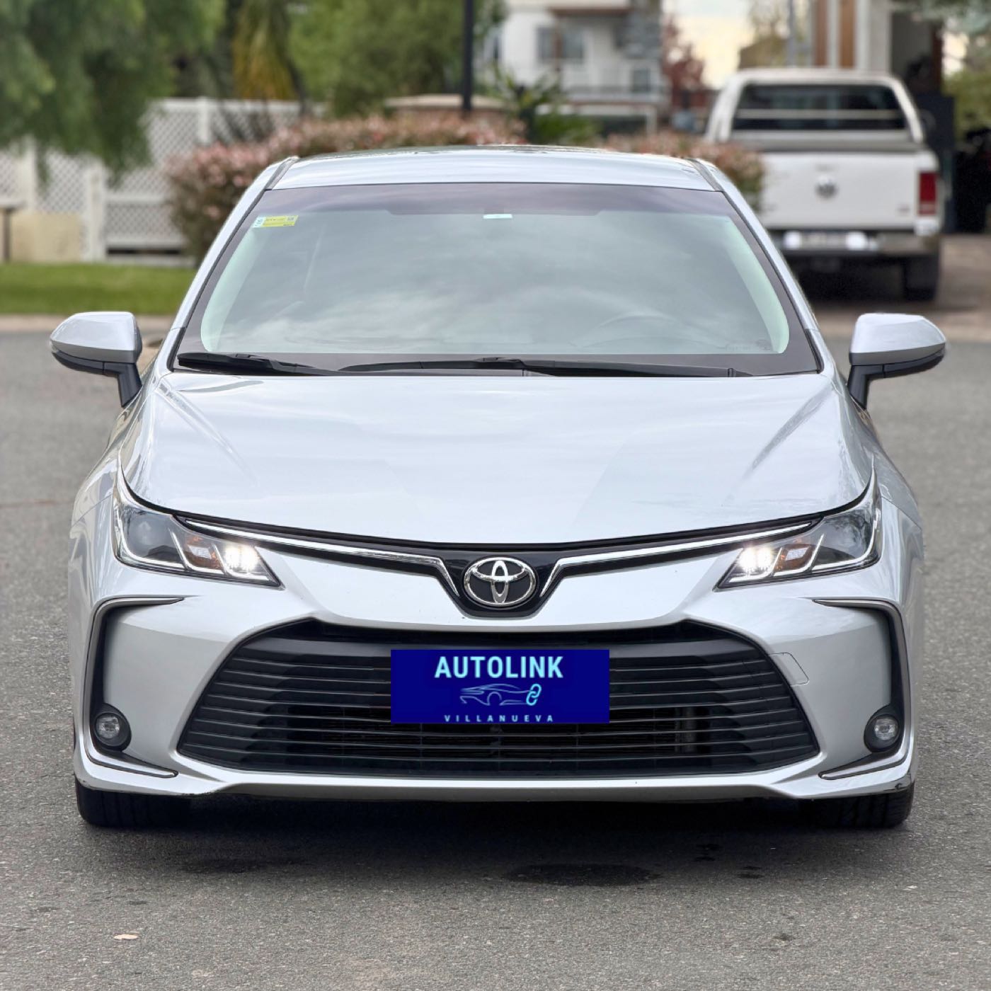 Toyota Corolla Gris, vista frontal
